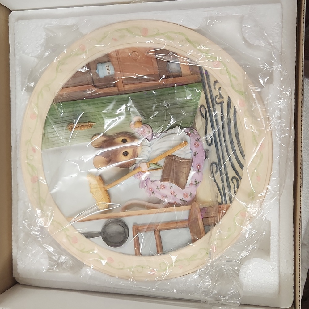 Beatrix Potter Plate & Book "The Tale of 2 Bad Mice" by Davenport Pottery NIB